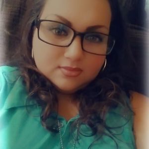 Meet your Posher, Cassandra lee